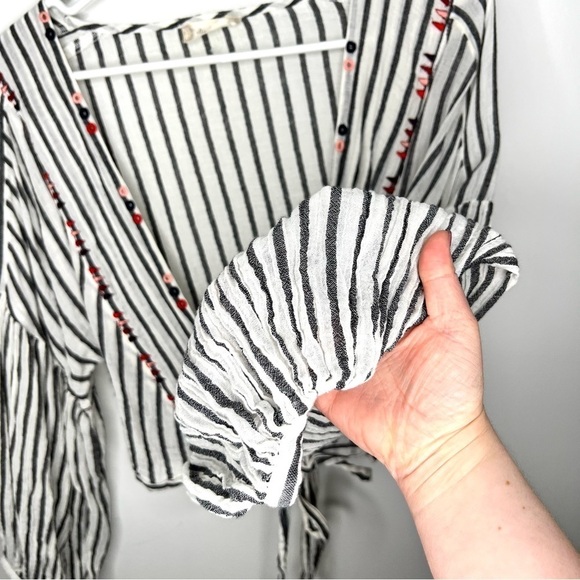 Altar’d State Cropped Stripe Wrapped Balloon Sleeve Embroidered Blouse Medium - Picture 6 of 16
